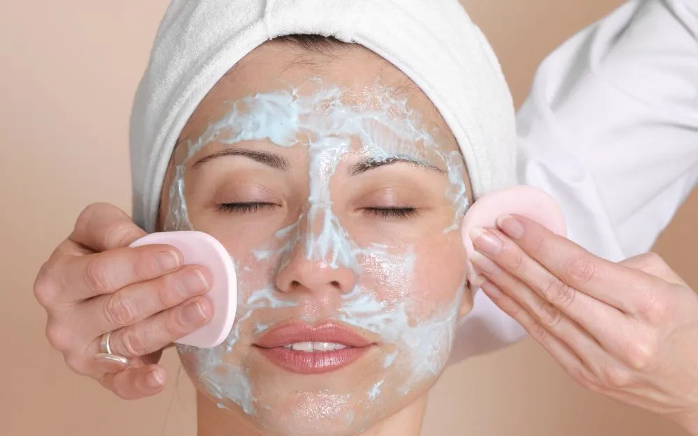 Tẩy Trang Bằng Dầu Dừa Được Không? Mẹo Dùng Dầu Dừa Đúng Cách - 1