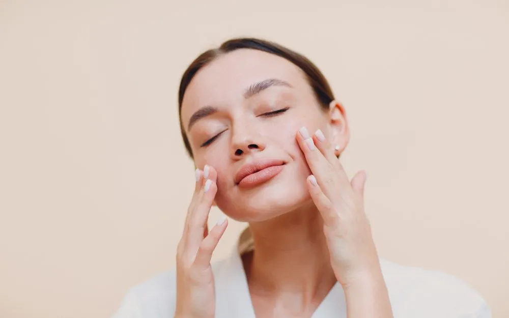 Tẩy Trang Bằng Dầu Dừa Được Không? Mẹo Dùng Dầu Dừa Đúng Cách - 2