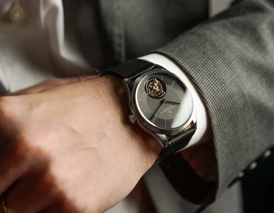 Tourbillon là gì? Cơ chế đắt giá làm nên đồng hồ cơ xa xỉ