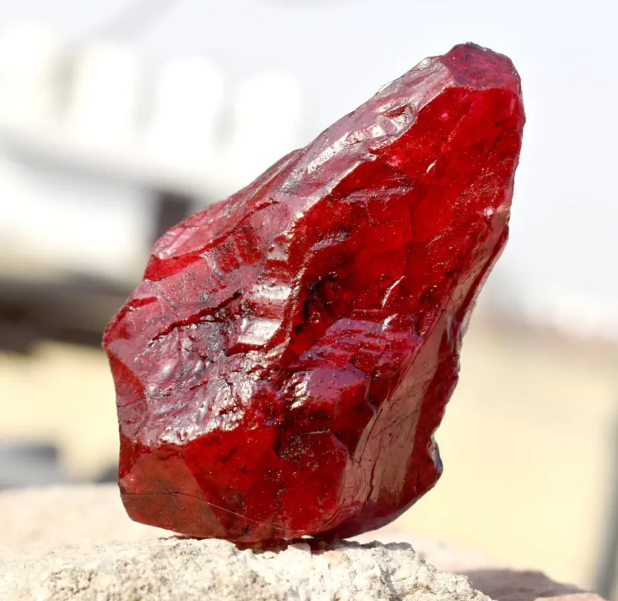 Đá Ruby là gì? Tại sao trang sức đá Ruby được yêu thích?