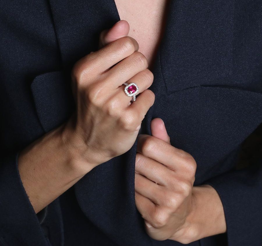Đá Ruby là gì? Tại sao trang sức đá Ruby được yêu thích?