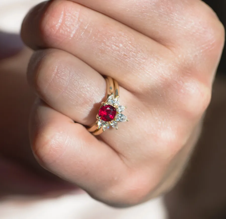 Đá Ruby là gì? Tại sao trang sức đá Ruby được yêu thích?