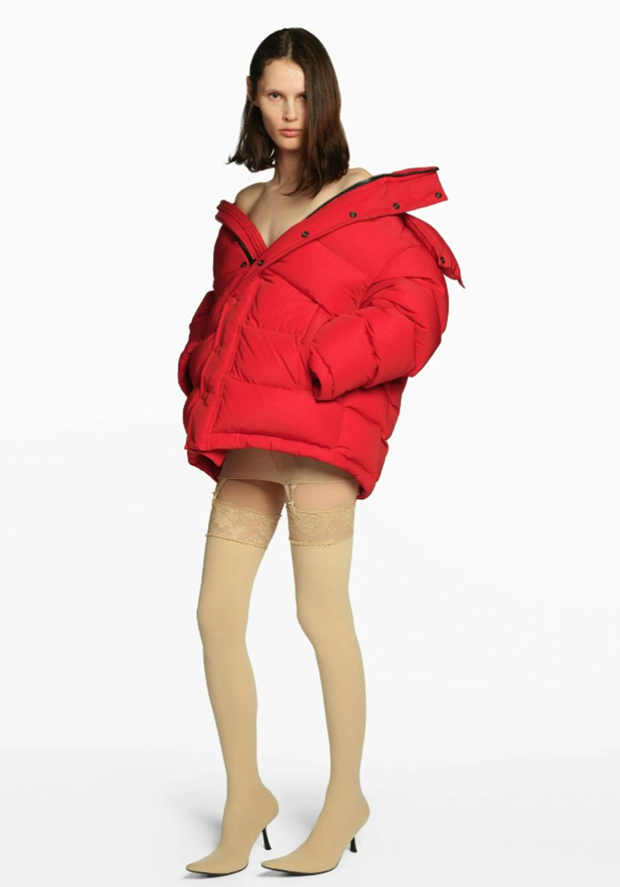 Balenciaga Resort 2026: Chương cuối của Demna khép lại một thập kỷ định hình thời trang - 9