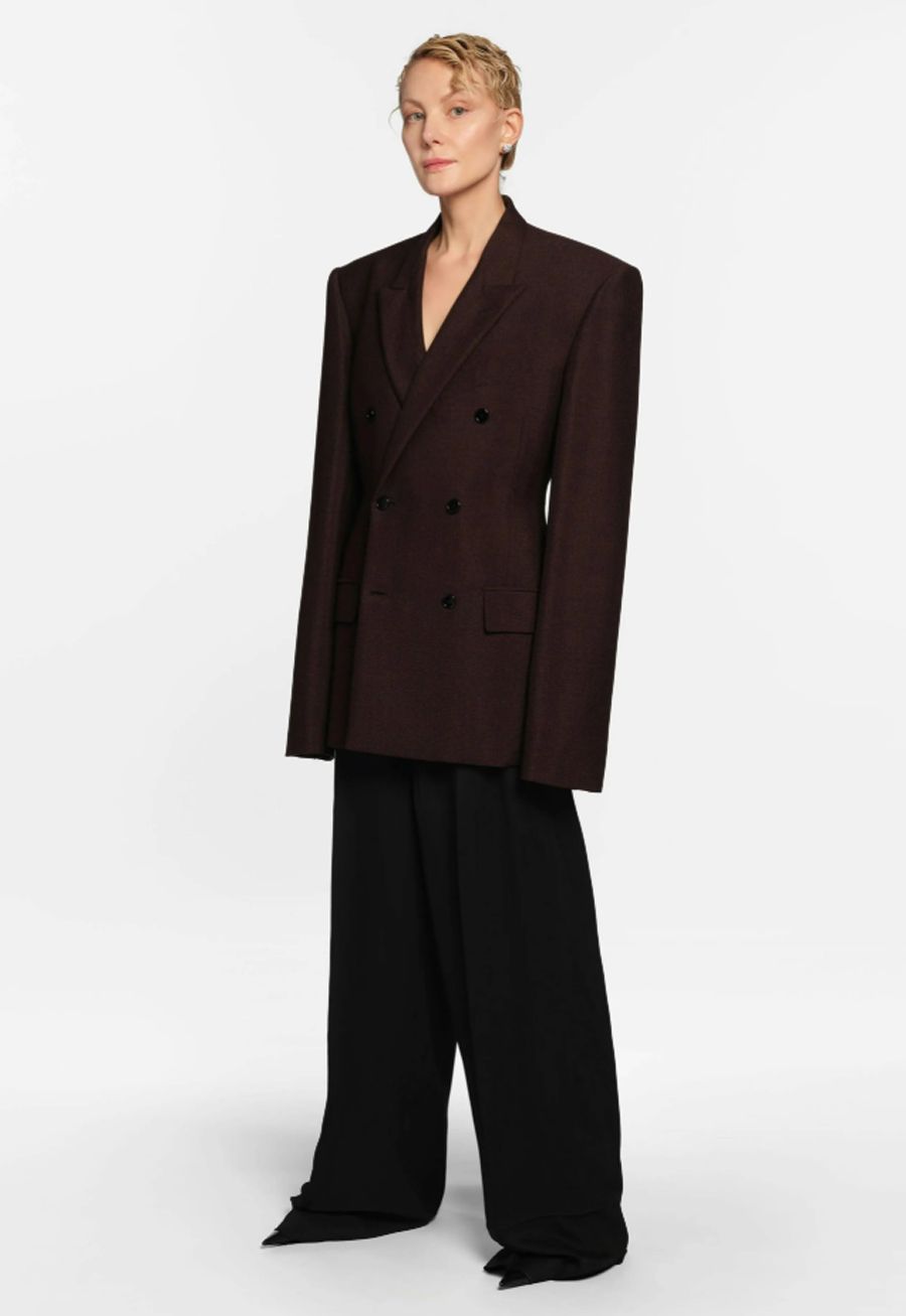 Balenciaga Resort 2026: Chương cuối của Demna khép lại một thập kỷ định hình thời trang - 6