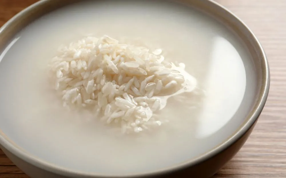 Bật Mí 6 Cách Làm Xịt Khoáng Giữ Lớp Trang Điểm Tại Nhà Hiệu Quả - 2