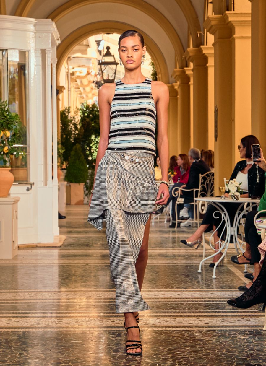 Chanel Resort 2026: Vẻ đẹp nghỉ dưỡng lãng mạn bên hồ Como - 17