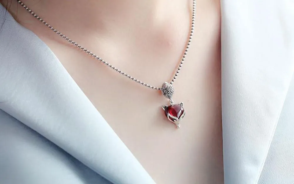 Dây Chuyền Hồ Ly: Ý Nghĩa, Cách Đeo & Gợi Ý 5 Mẫu Bán Chạy