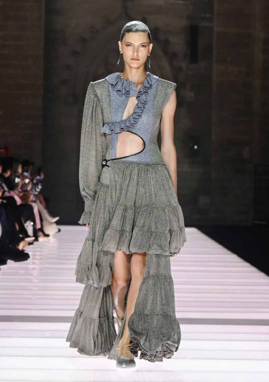 Louis Vuitton Cruise 2026: Giao lộ giữa huyền thoại và hiện đại tại Palais des Papes