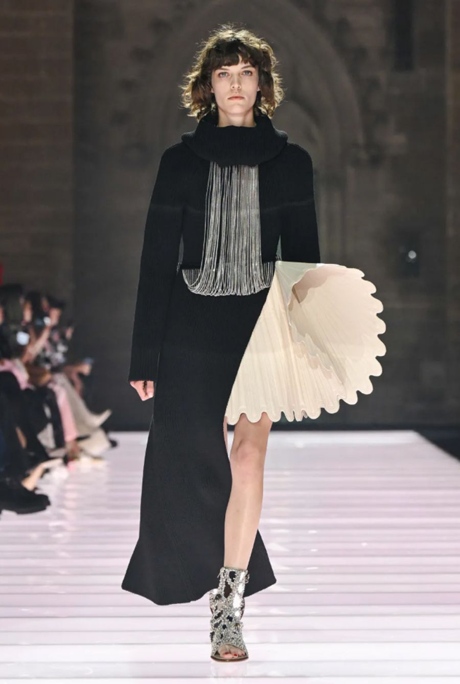 Louis Vuitton Cruise 2026: Giao lộ giữa huyền thoại và hiện đại tại Palais des Papes
