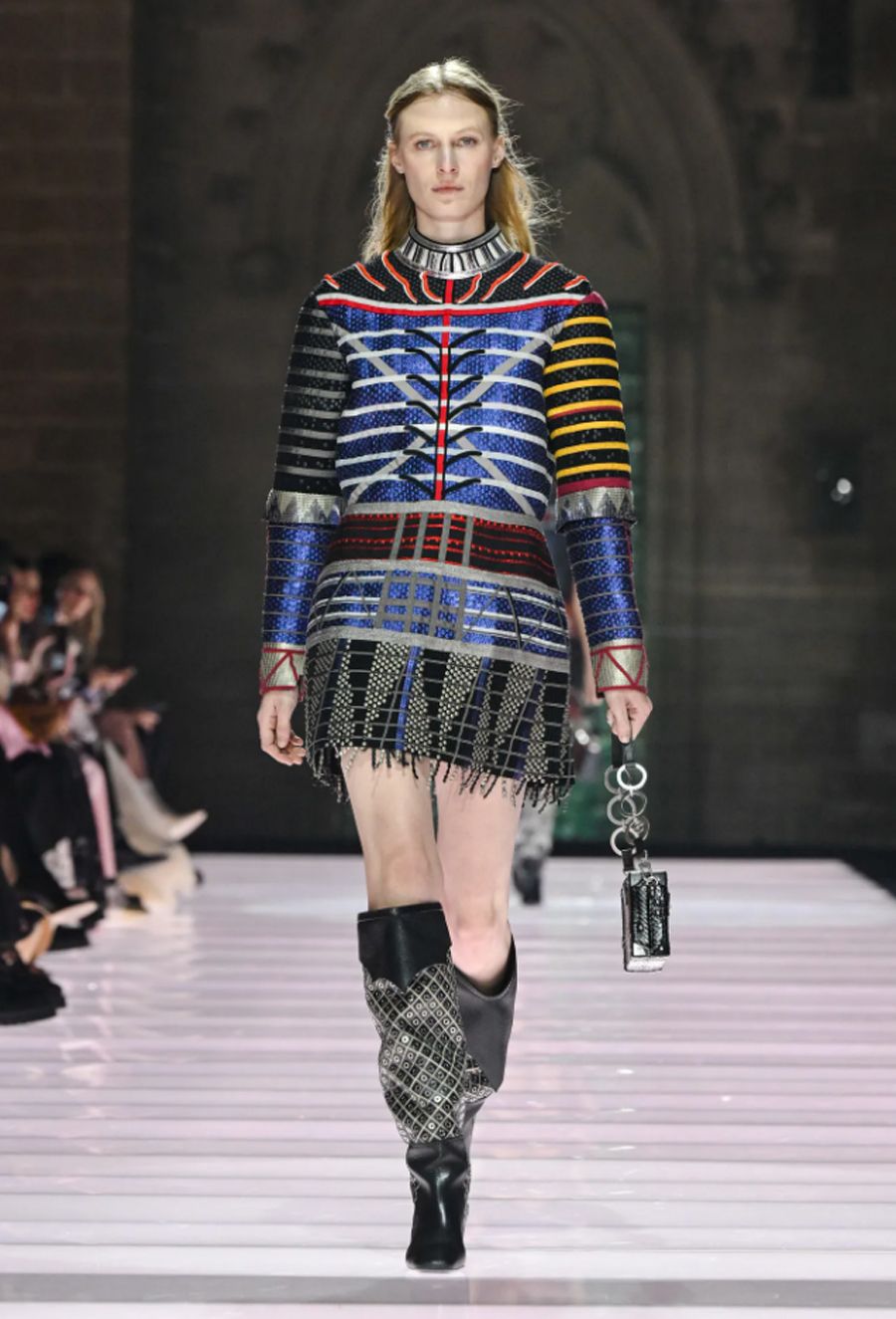 Louis Vuitton Cruise 2026: Giao lộ giữa huyền thoại và hiện đại tại Palais des Papes