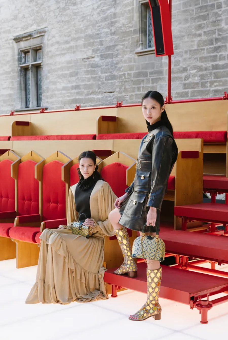 Louis Vuitton Cruise 2026: Giao lộ giữa huyền thoại và hiện đại tại Palais des Papes