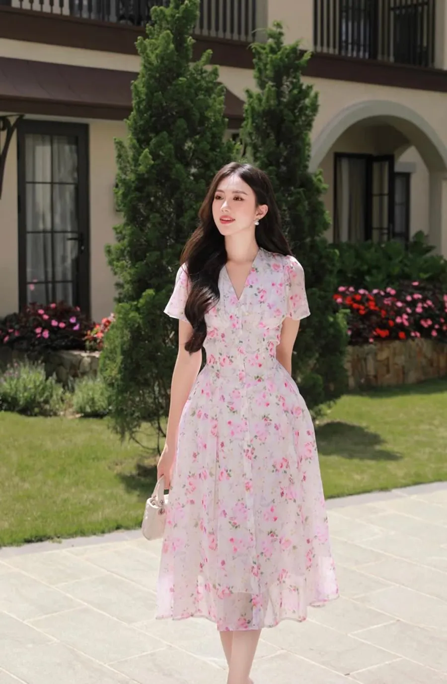 Mặc gì đi dự lễ tốt nghiệp? 15+ gợi ý phối đồ ấn tượng cho nam, nữ
