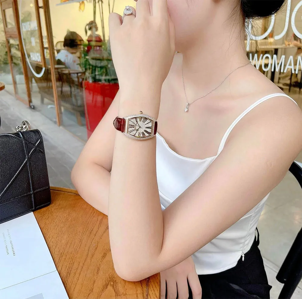 Mệnh Kim Đeo Đồng Hồ Màu Gì Hợp Phong Thủy, Hút May Mắn?