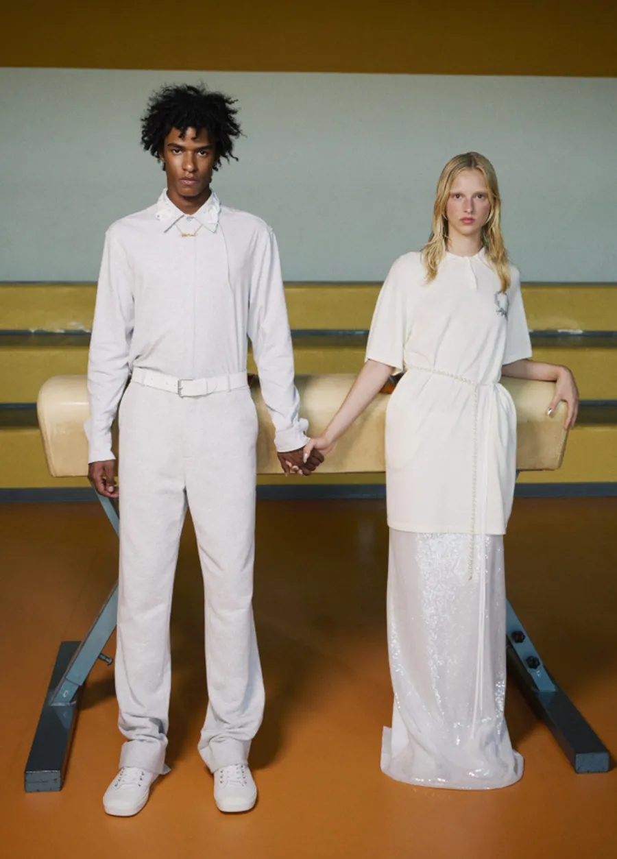 Moschino Resort 2026: Thời Trang Phiêu Lưu Và Hài Hước
