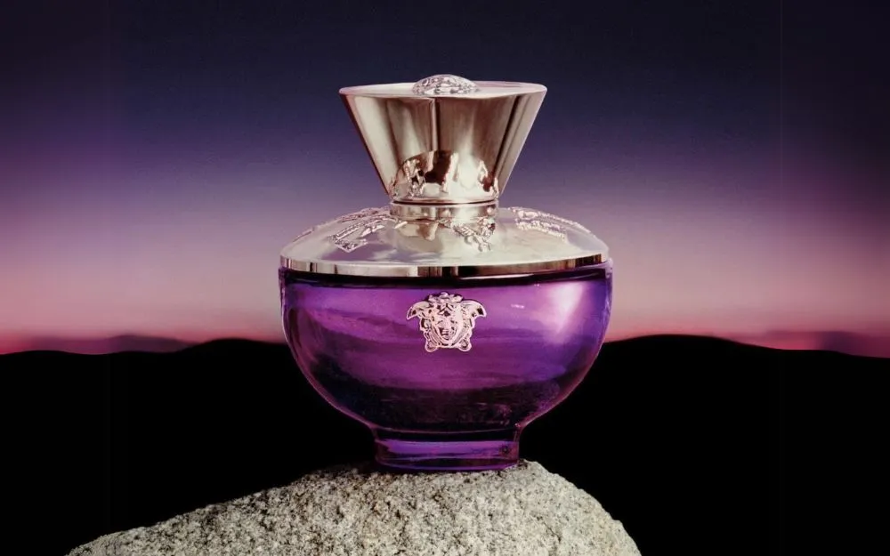 Top 4 Nước Hoa Versace Hồng Thơm Lâu, Quyến Rũ Hiện Nay - 6