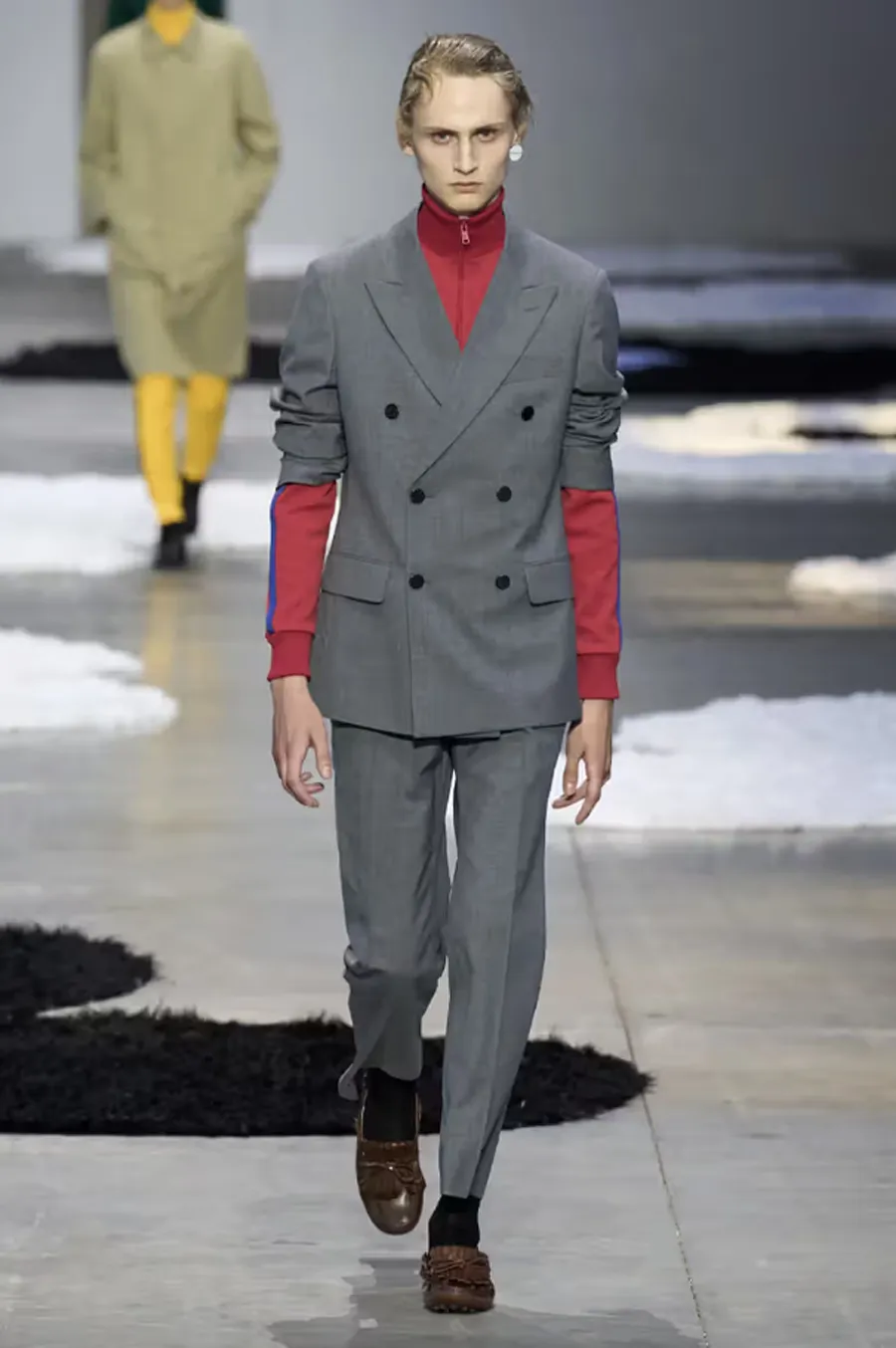 Prada SS26 Menswear: Phong Cách Thư Giãn Và Quyến Rũ Cho Hè 2026