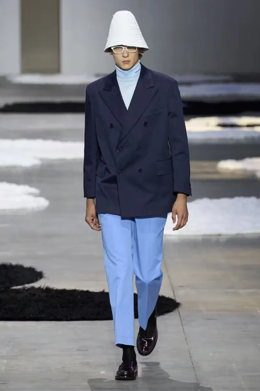 Prada SS26 Menswear: Phong Cách Thư Giãn Và Quyến Rũ Cho Hè 2026