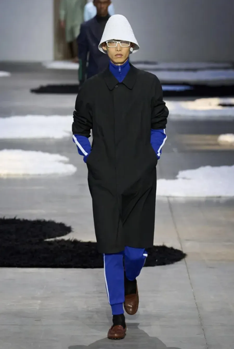 Prada SS26 Menswear: Phong Cách Thư Giãn Và Quyến Rũ Cho Hè 2026