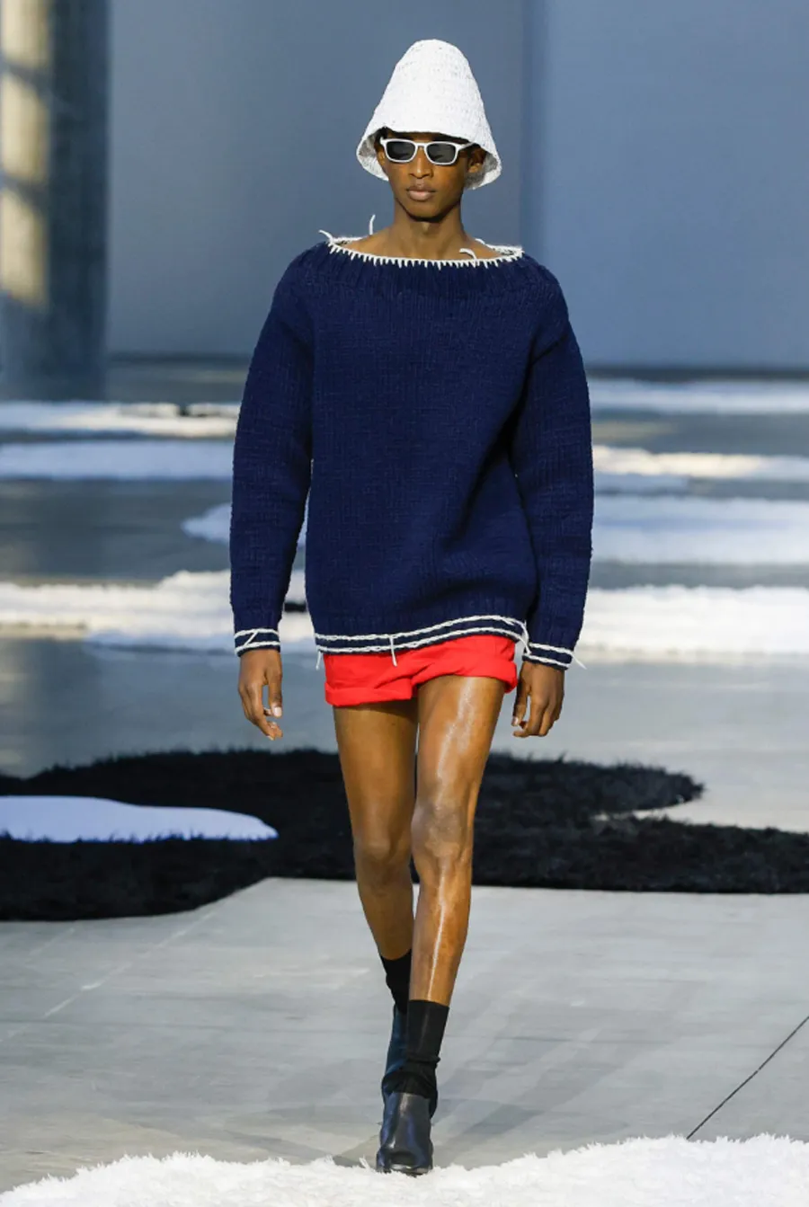 Prada SS26 Menswear: Phong Cách Thư Giãn Và Quyến Rũ Cho Hè 2026