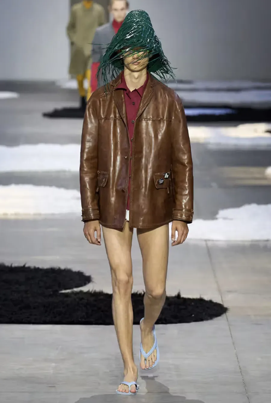 Prada SS26 Menswear: Phong Cách Thư Giãn Và Quyến Rũ Cho Hè 2026
