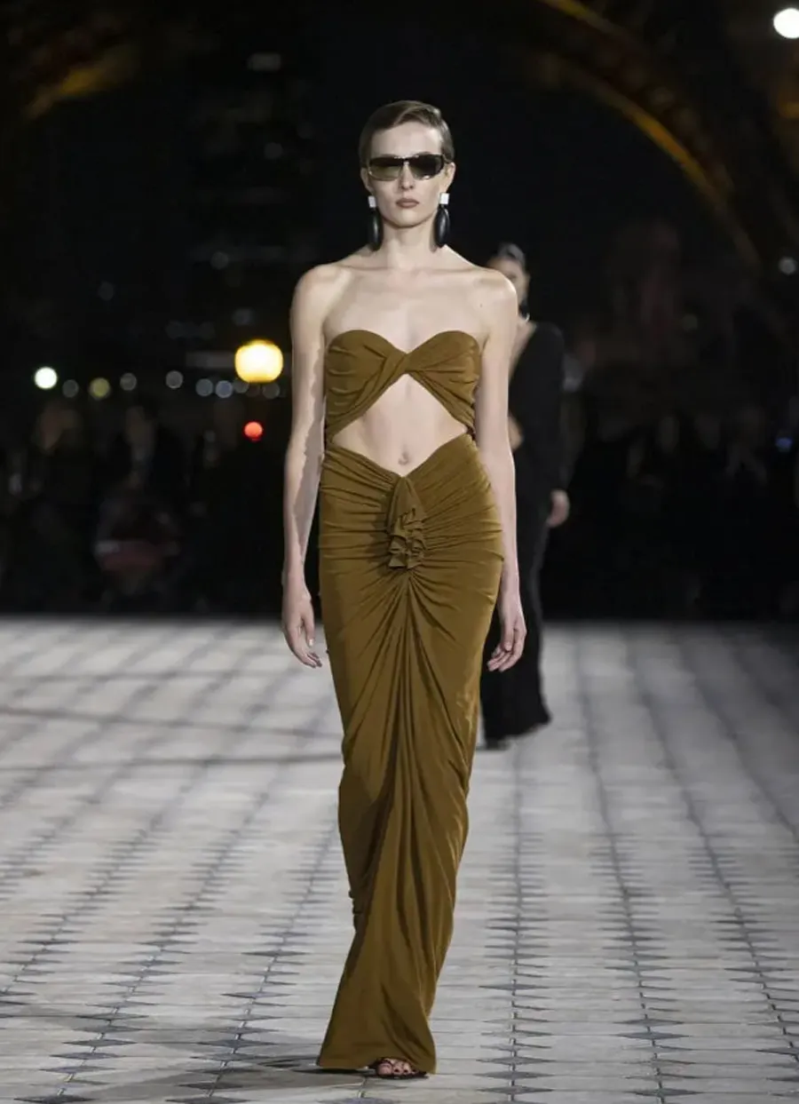 Saint Laurent SS26: Thi Ca Thị Giác Với Vẻ Đẹp Thanh Lịch Mùa Hè