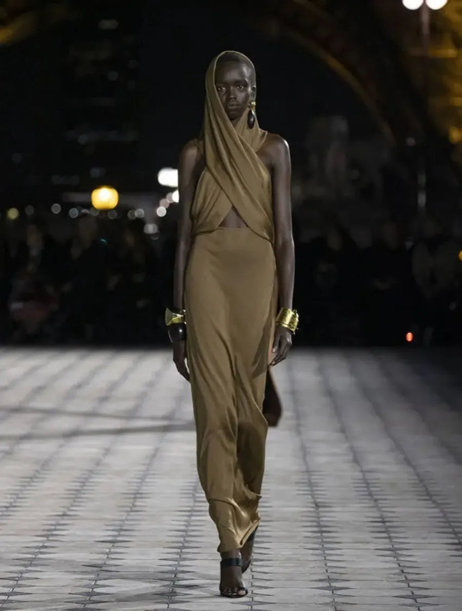 Saint Laurent SS26: Thi Ca Thị Giác Với Vẻ Đẹp Thanh Lịch Mùa Hè