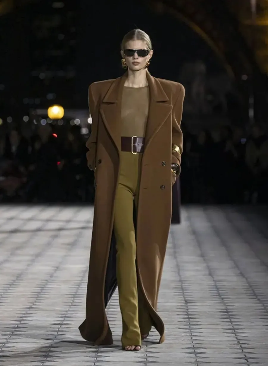 Saint Laurent SS26: Thi Ca Thị Giác Với Vẻ Đẹp Thanh Lịch Mùa Hè