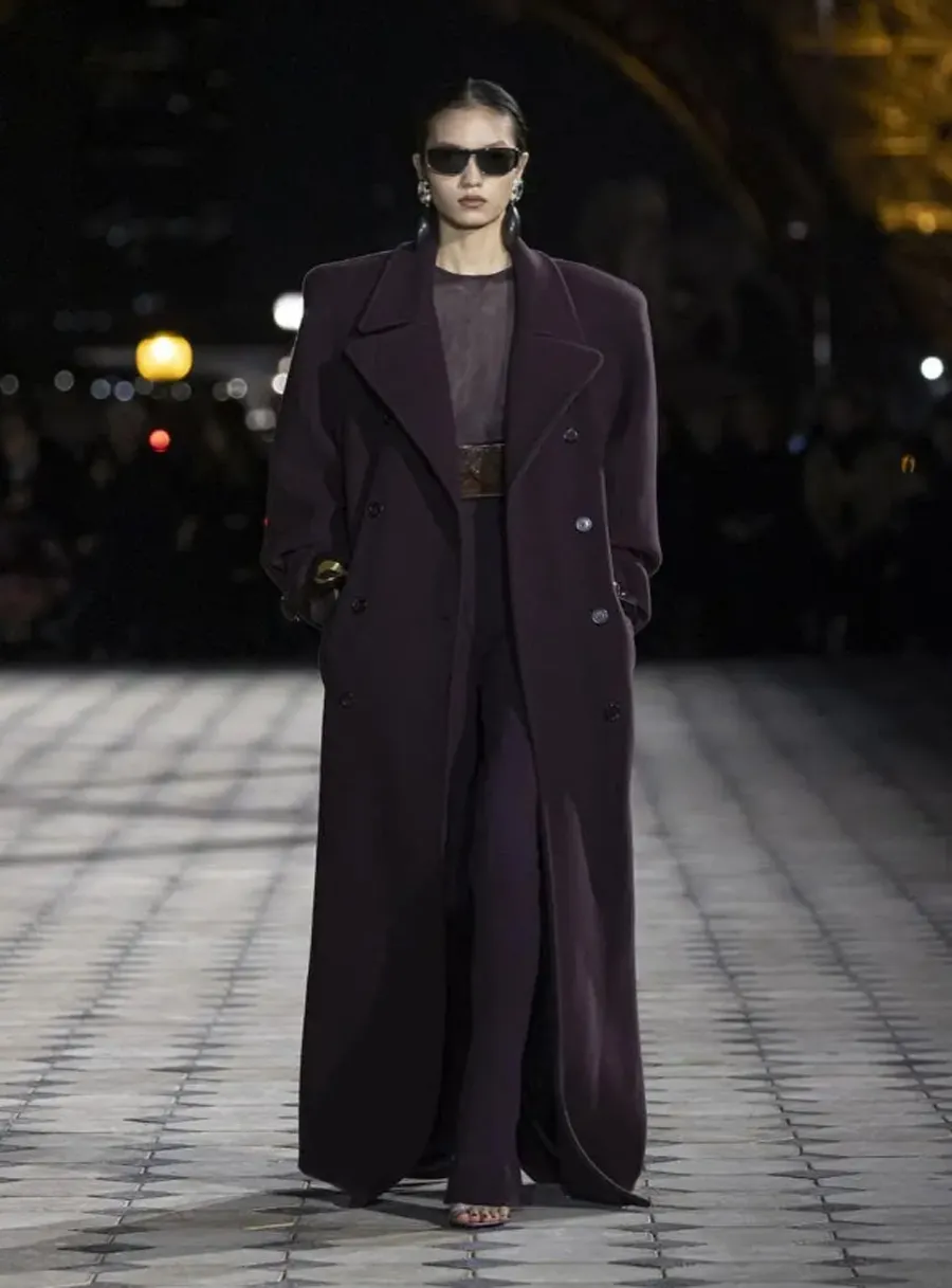 Saint Laurent SS26: Thi Ca Thị Giác Với Vẻ Đẹp Thanh Lịch Mùa Hè