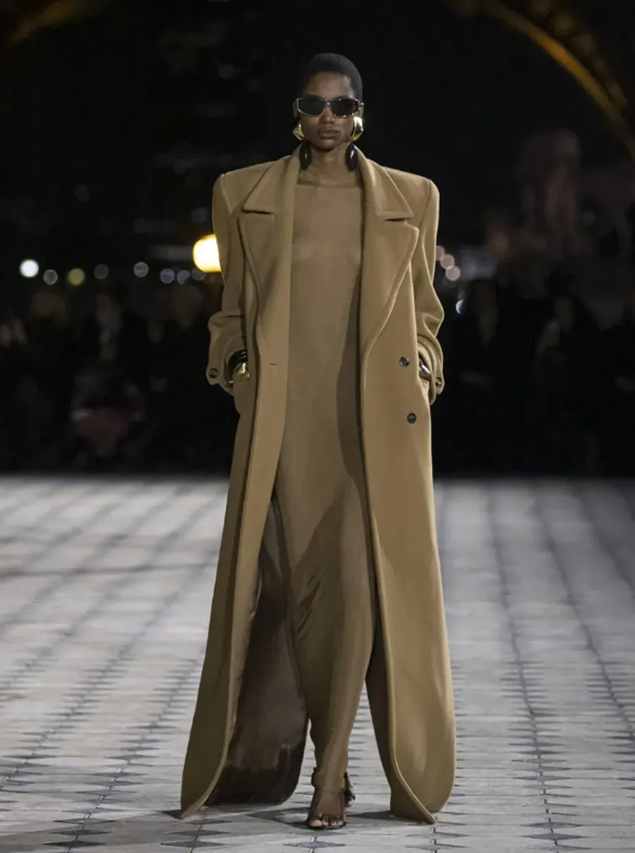 Saint Laurent SS26: Thi Ca Thị Giác Với Vẻ Đẹp Thanh Lịch Mùa Hè