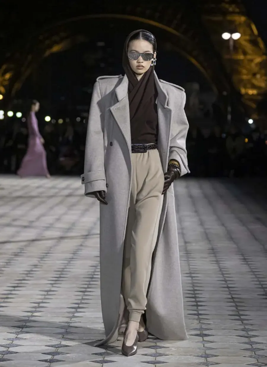 Saint Laurent SS26: Thi Ca Thị Giác Với Vẻ Đẹp Thanh Lịch Mùa Hè