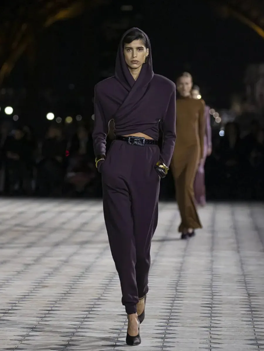 Saint Laurent SS26: Thi Ca Thị Giác Với Vẻ Đẹp Thanh Lịch Mùa Hè