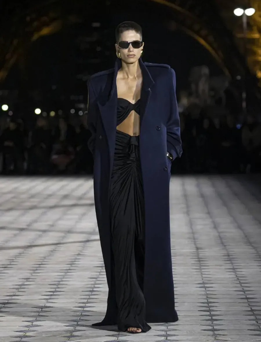 Saint Laurent SS26: Thi Ca Thị Giác Với Vẻ Đẹp Thanh Lịch Mùa Hè