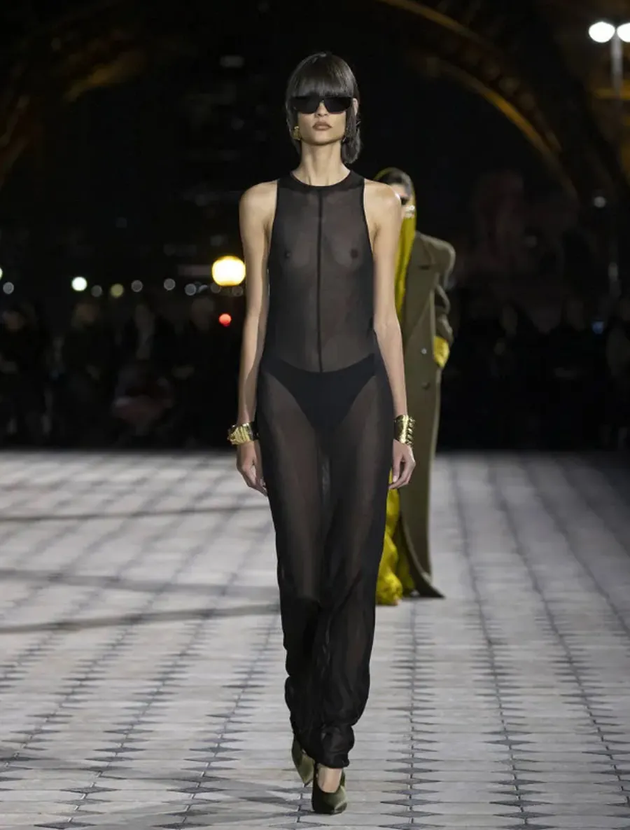 Saint Laurent SS26: Thi Ca Thị Giác Với Vẻ Đẹp Thanh Lịch Mùa Hè
