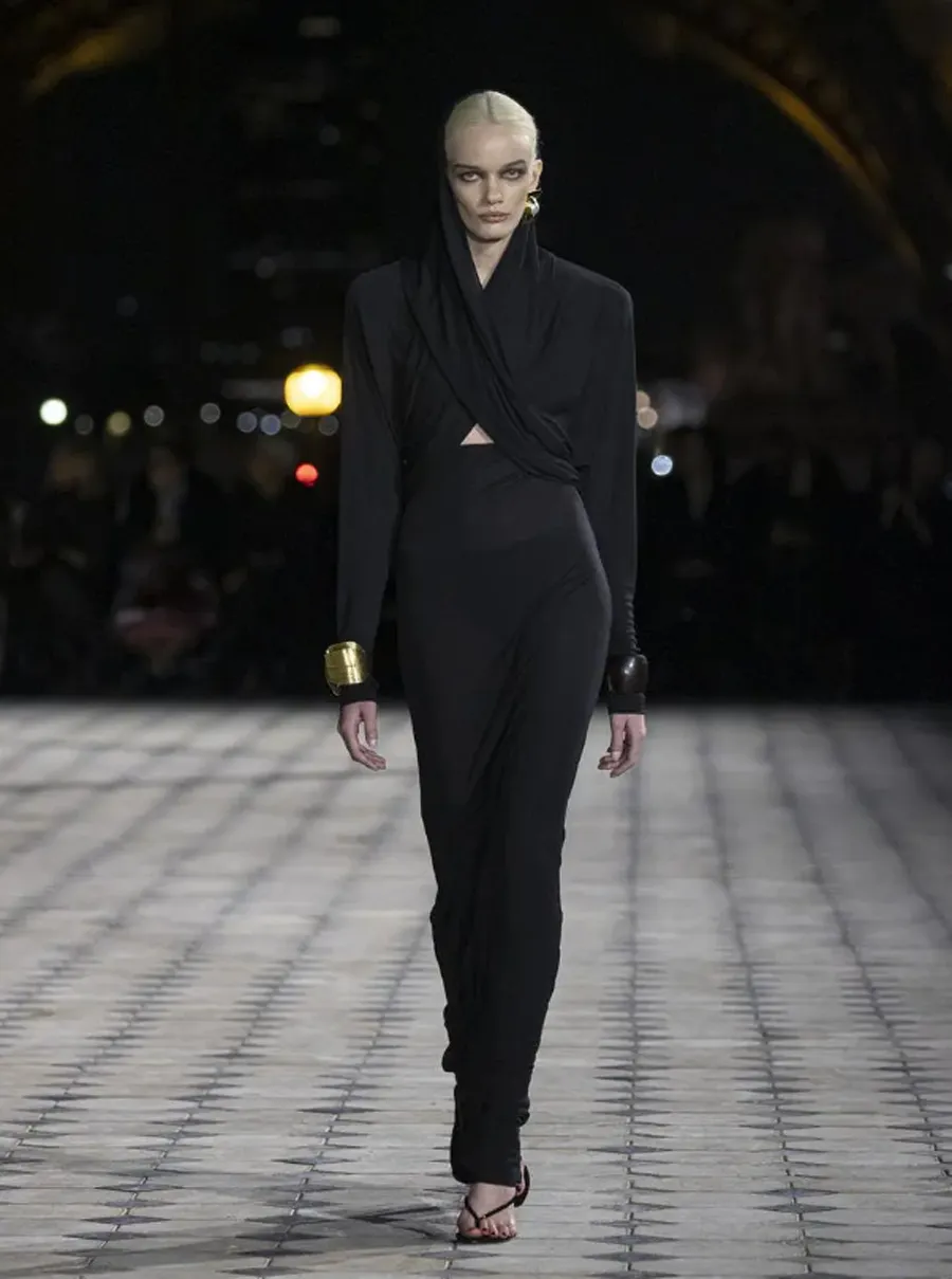 Saint Laurent SS26: Thi Ca Thị Giác Với Vẻ Đẹp Thanh Lịch Mùa Hè