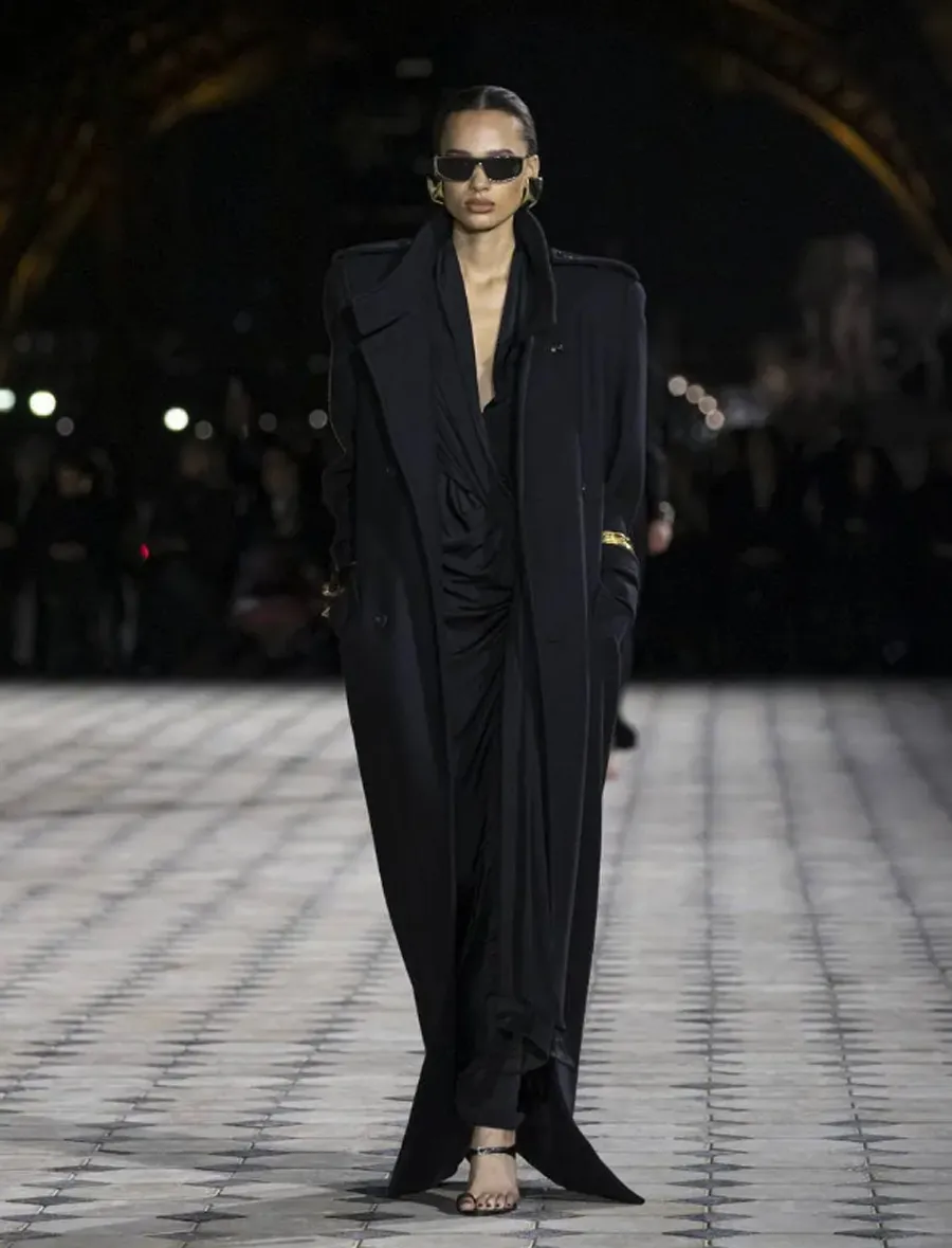 Saint Laurent SS26: Thi Ca Thị Giác Với Vẻ Đẹp Thanh Lịch Mùa Hè