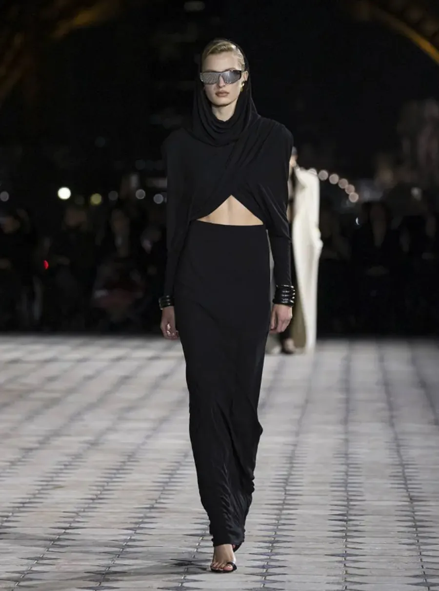 Saint Laurent SS26: Thi Ca Thị Giác Với Vẻ Đẹp Thanh Lịch Mùa Hè