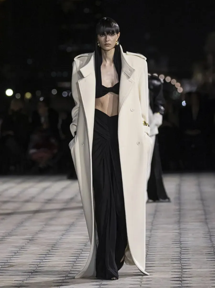 Saint Laurent SS26: Thi Ca Thị Giác Với Vẻ Đẹp Thanh Lịch Mùa Hè