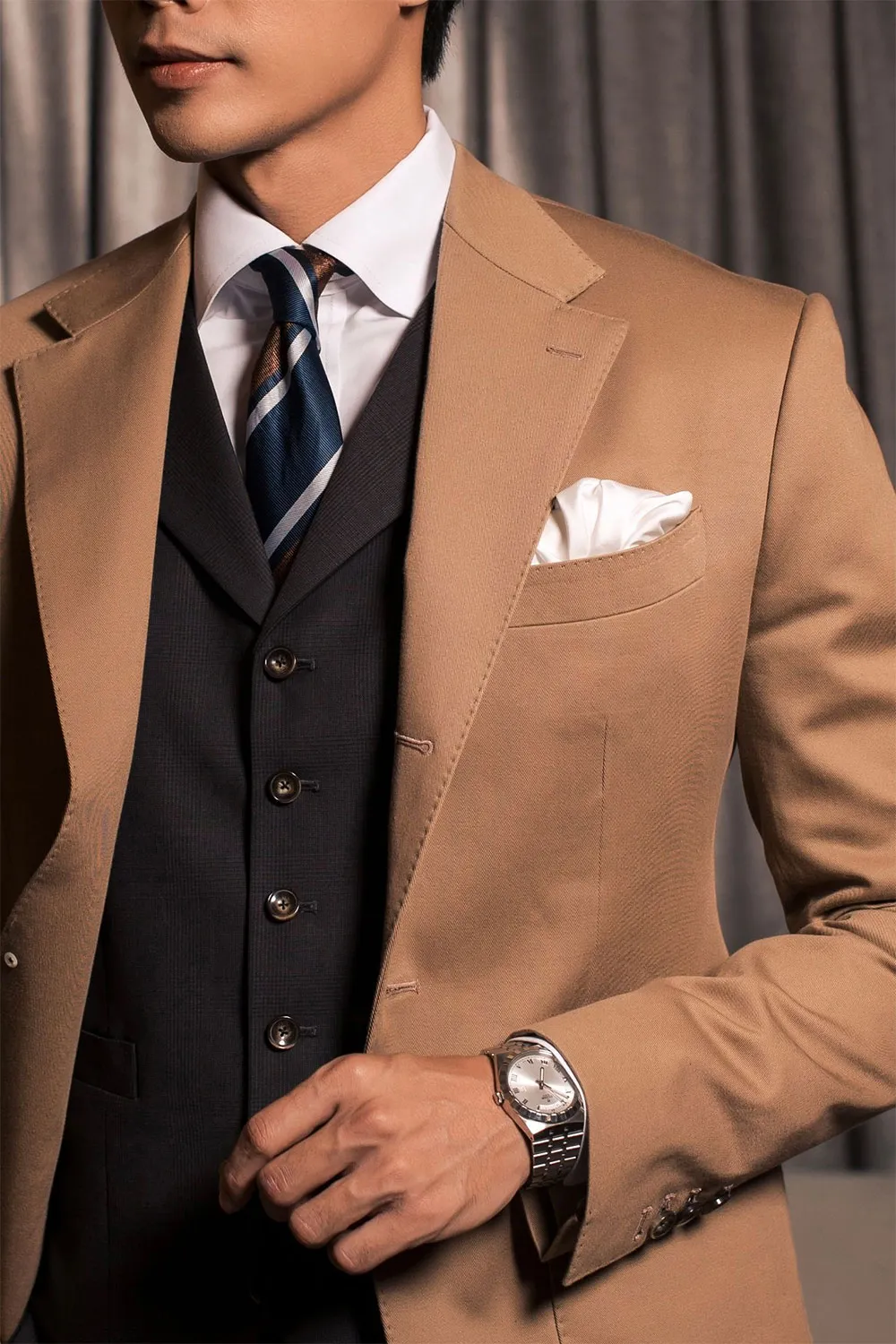 Suit 3 Mảnh Là Gì? Quy Tắc Diện Suit Chuẩn Chỉnh Quý Ông Cần Biết