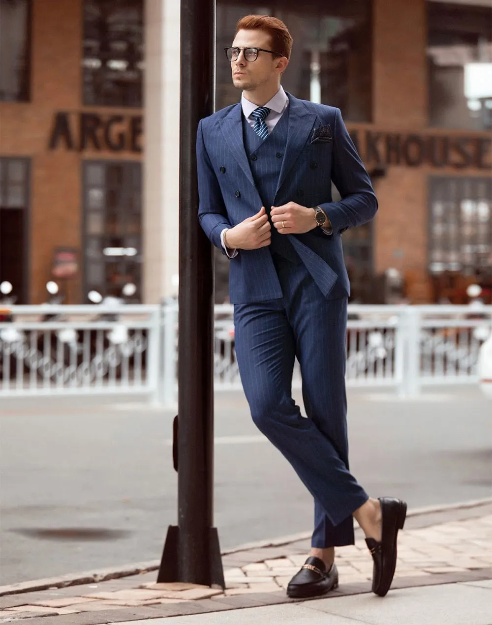 Suit 3 Mảnh Là Gì? Quy Tắc Diện Suit Chuẩn Chỉnh Quý Ông Cần Biết