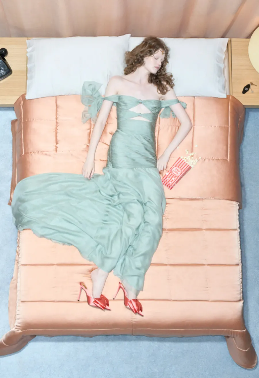 Valentino Resort 2026: Khi phòng ngủ trở thành sàn diễn thời trang