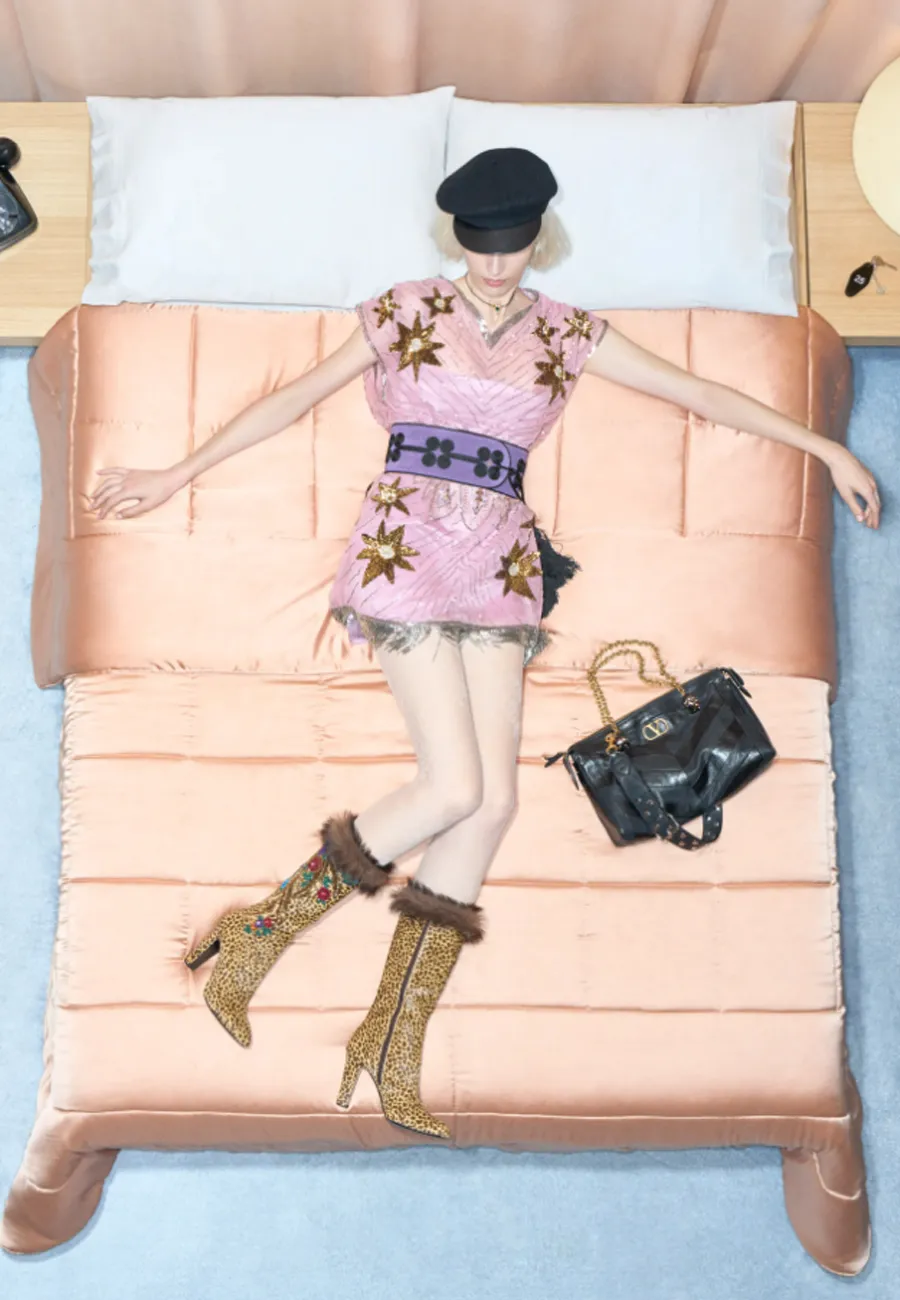 Valentino Resort 2026: Khi phòng ngủ trở thành sàn diễn thời trang