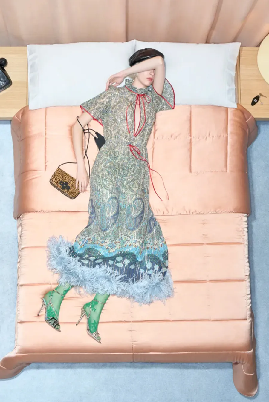Valentino Resort 2026: Khi phòng ngủ trở thành sàn diễn thời trang