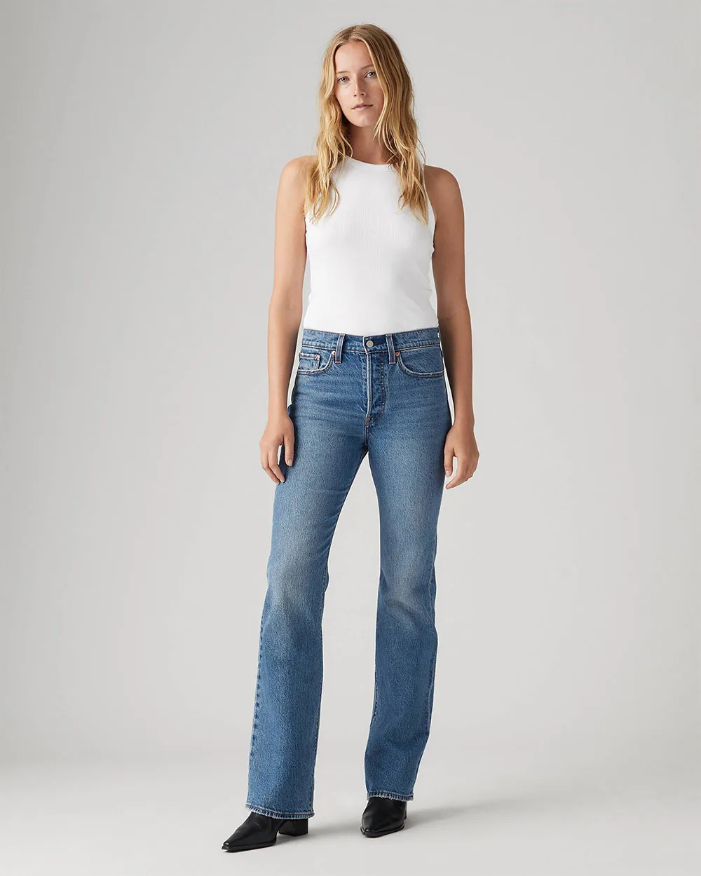 Bootcut Jeans Là Gì? 10 Cách Phối Đồ Thời Thượng