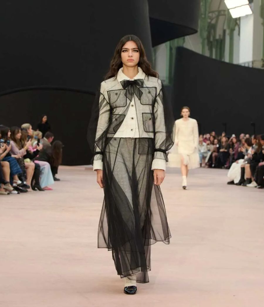 BST Chanel Thu/Đông 2025: Hành Trình Cuối Trước Thềm Kỷ Nguyên Mới - 17