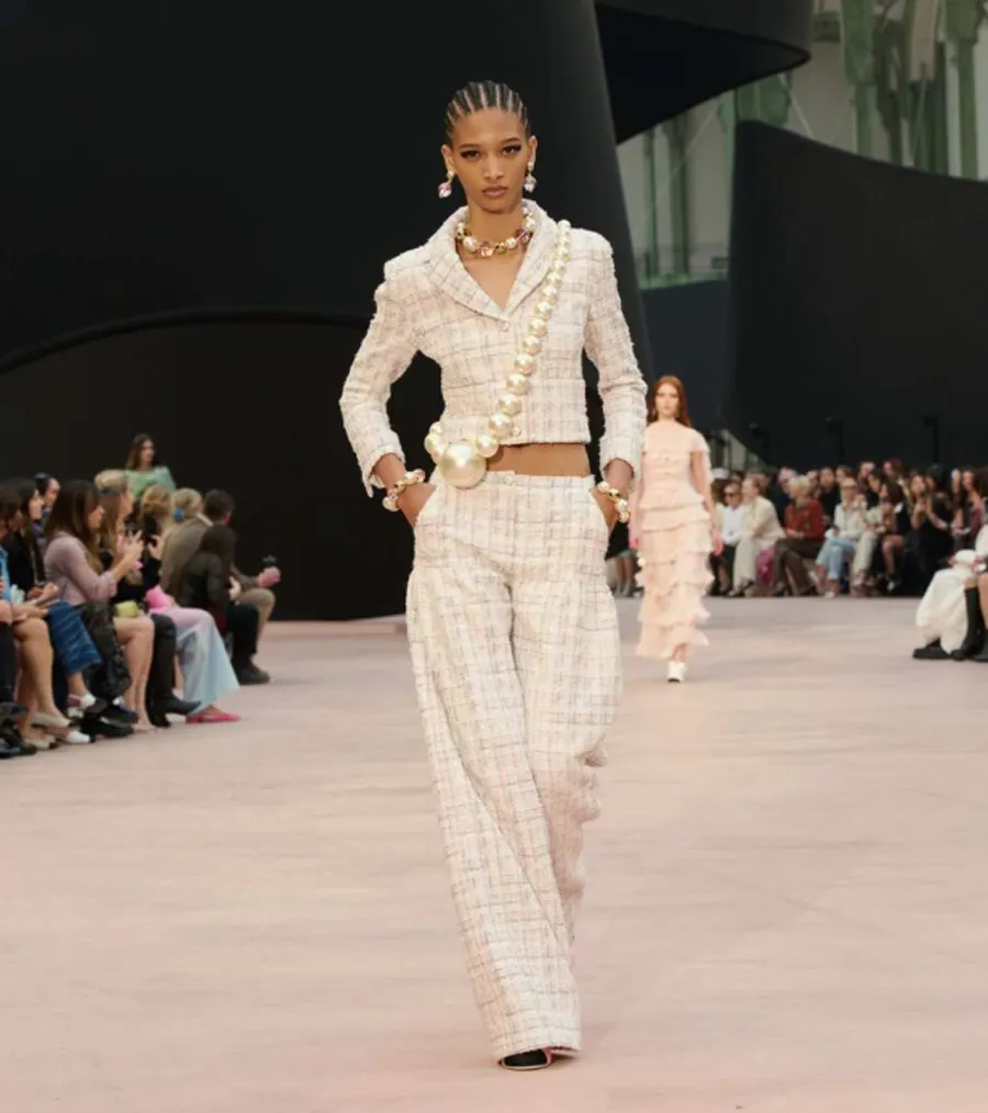 BST Chanel Thu/Đông 2025: Hành Trình Cuối Trước Thềm Kỷ Nguyên Mới - 37