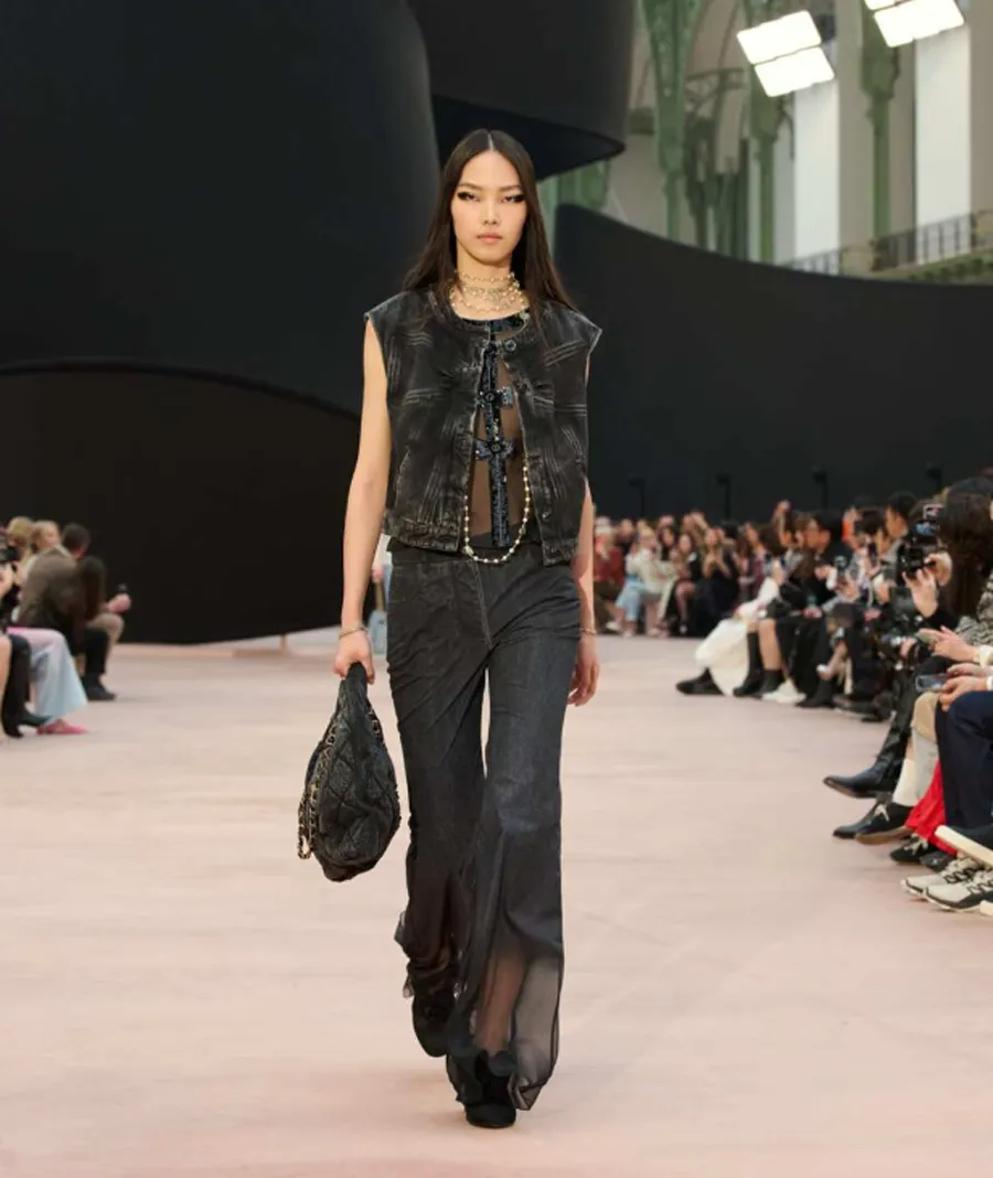 BST Chanel Thu/Đông 2025: Hành Trình Cuối Trước Thềm Kỷ Nguyên Mới - 42