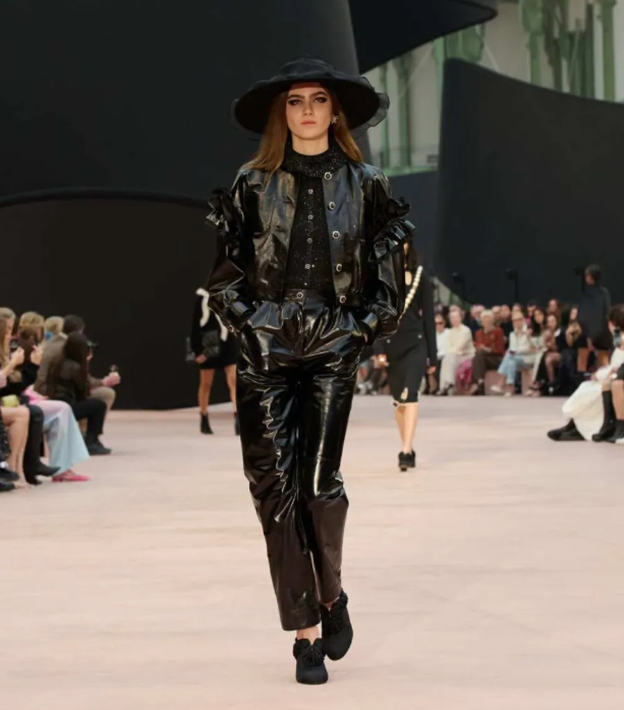 BST Chanel Thu/Đông 2025: Hành Trình Cuối Trước Thềm Kỷ Nguyên Mới - 44