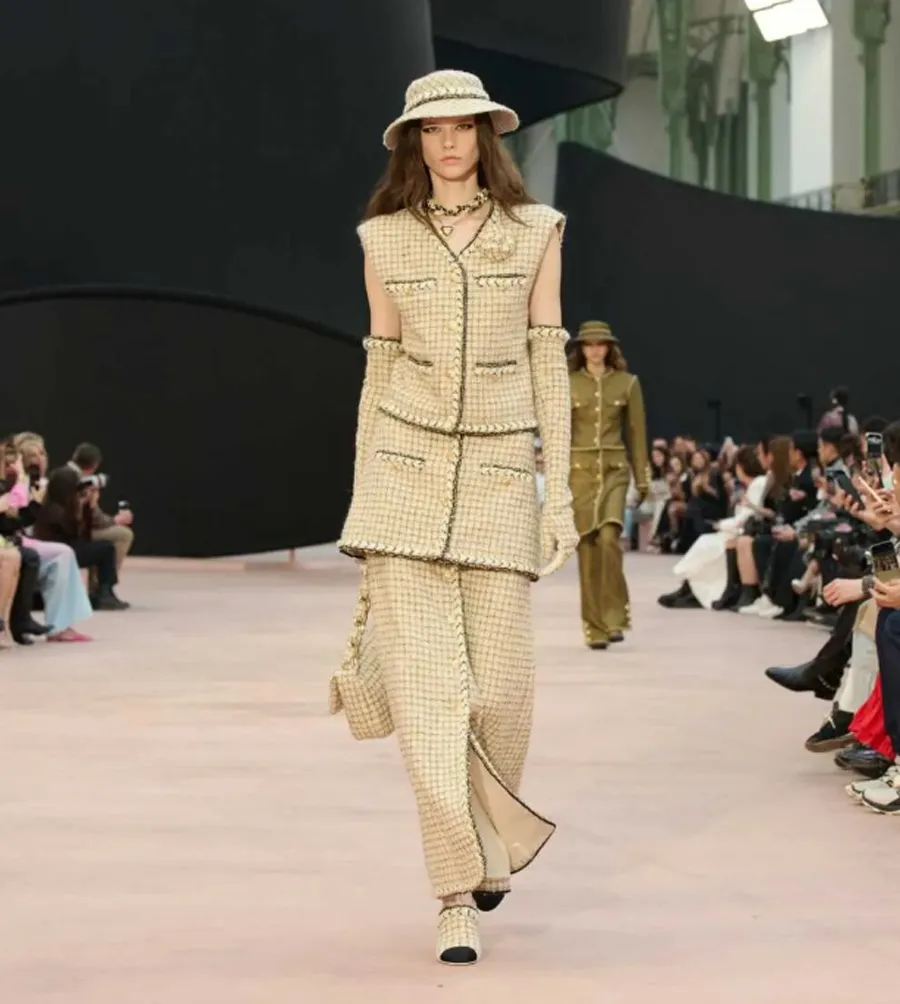 BST Chanel Thu/Đông 2025: Hành Trình Cuối Trước Thềm Kỷ Nguyên Mới - 7