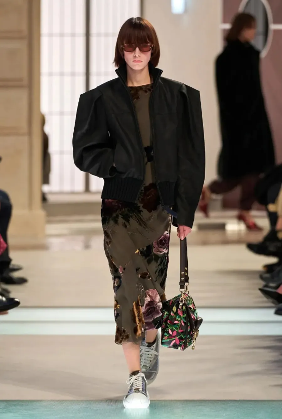 Louis Vuitton Thu-Đông 2025: Chuyến tàu cảm xúc tại ga L’Étoile du Nord - 22