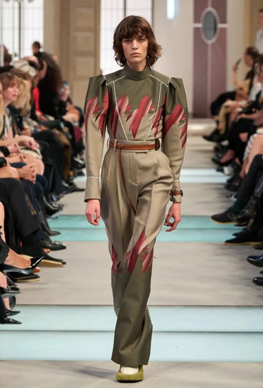 Louis Vuitton Thu-Đông 2025: Chuyến tàu cảm xúc tại ga L’Étoile du Nord - 27